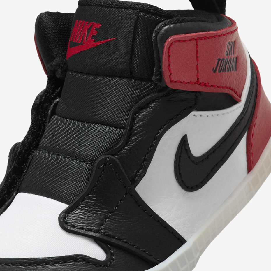 کتونی جردن وان مید Jordan 1 High Black Toe Baby Cot bootie  HJ9289-0616